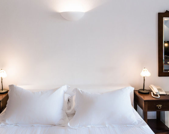 Standard Double Rooms - Pantelia Suites Santorini